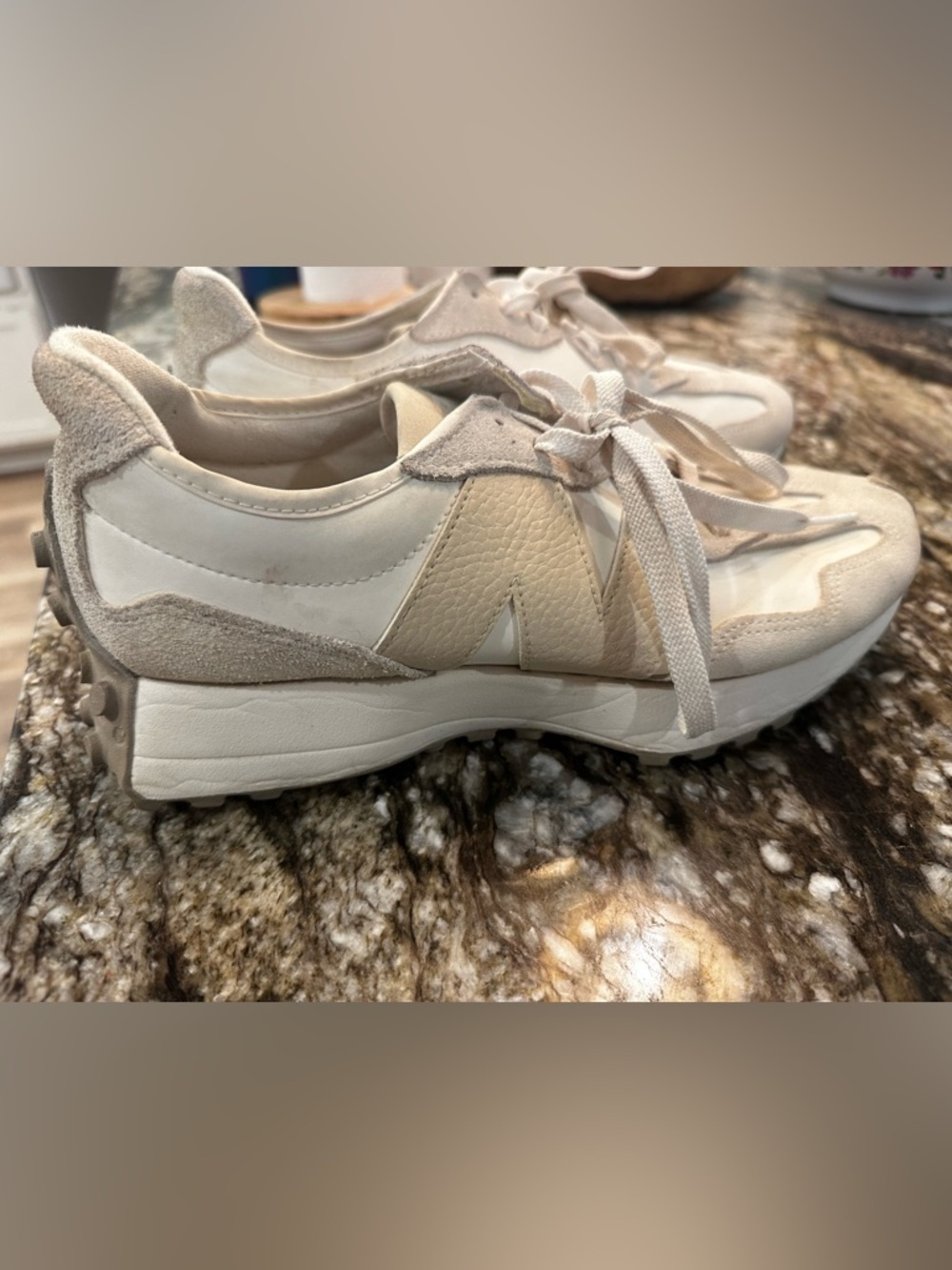 Women's new balance 327